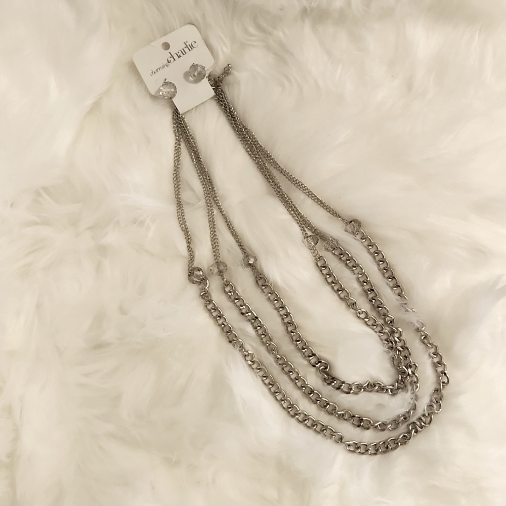 Layered look necklace